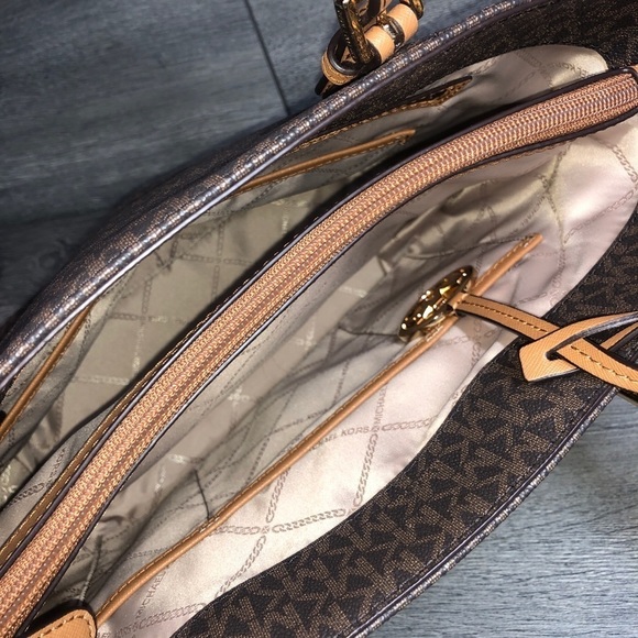 Michael Kors medium shoulder bag - Picture 6 of 7